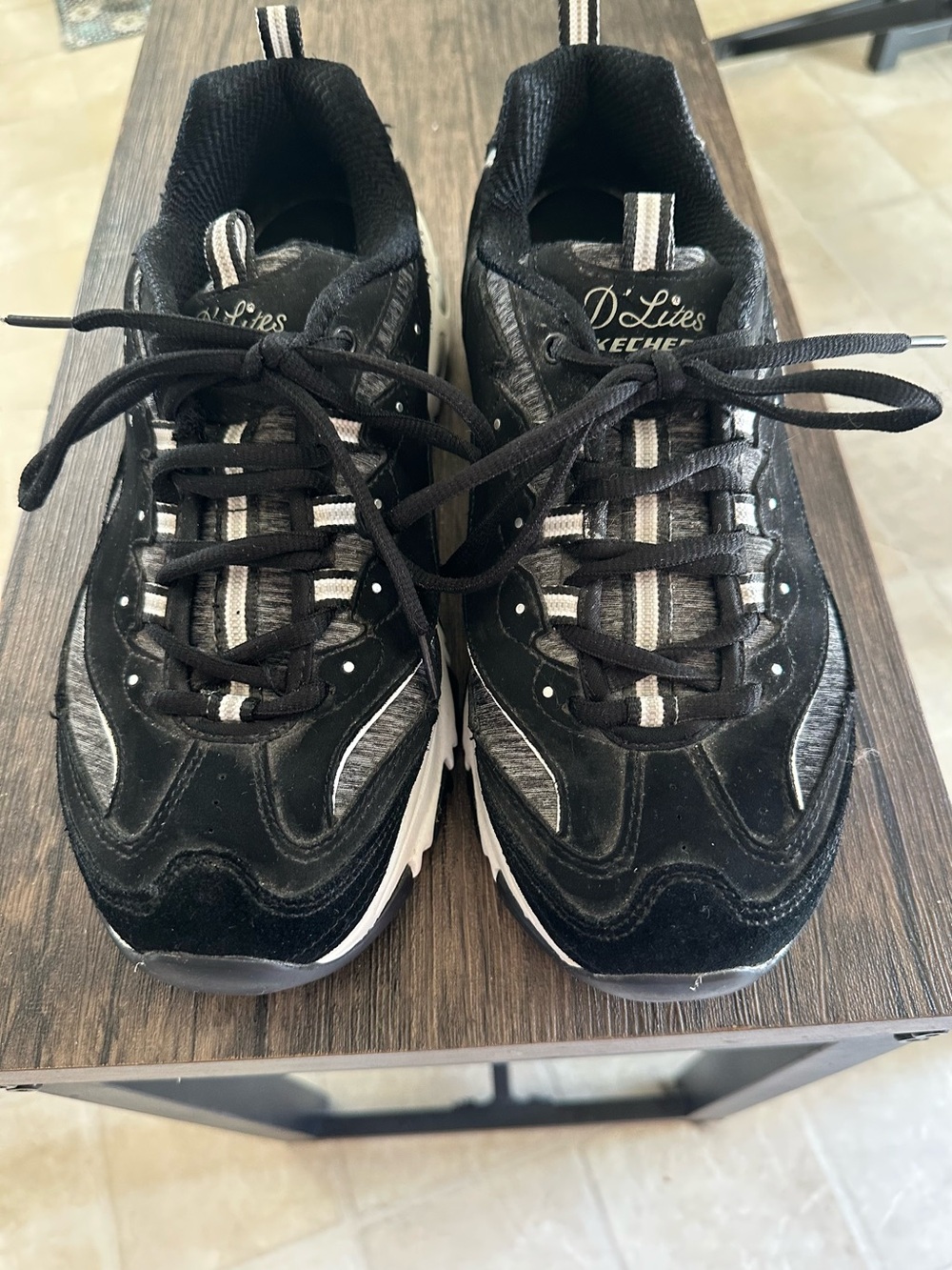 Skechers D*lites athletic shoes